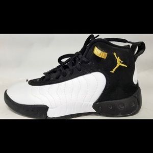 Lightly worn Nike Air Jordan Jumpman Size 4Y